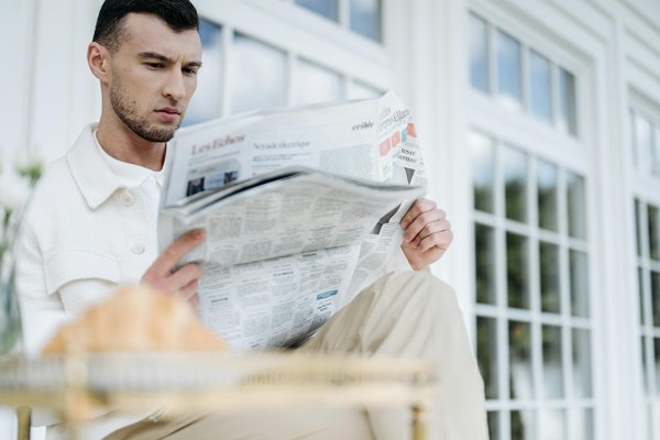 How is the global economy responding to geopolitical tensions?